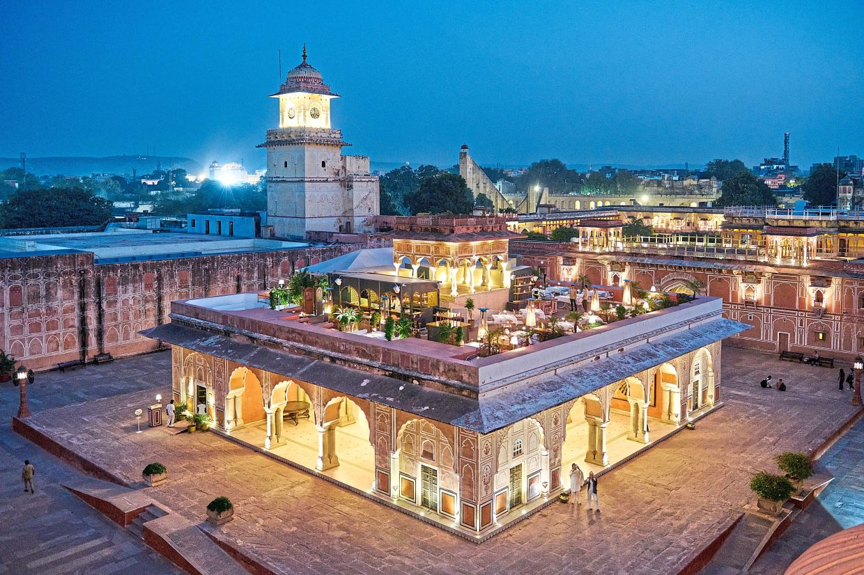 At Sarvato, the tasting menu draws on Rajasthani flavours and food is served in vessels inspired by royal dining traditions.