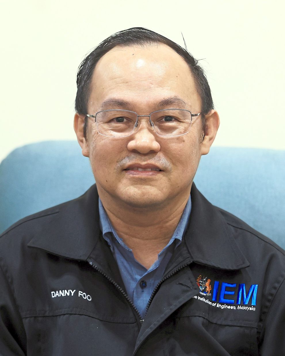 Foo advises the public not to attempt patching potholes on their own.