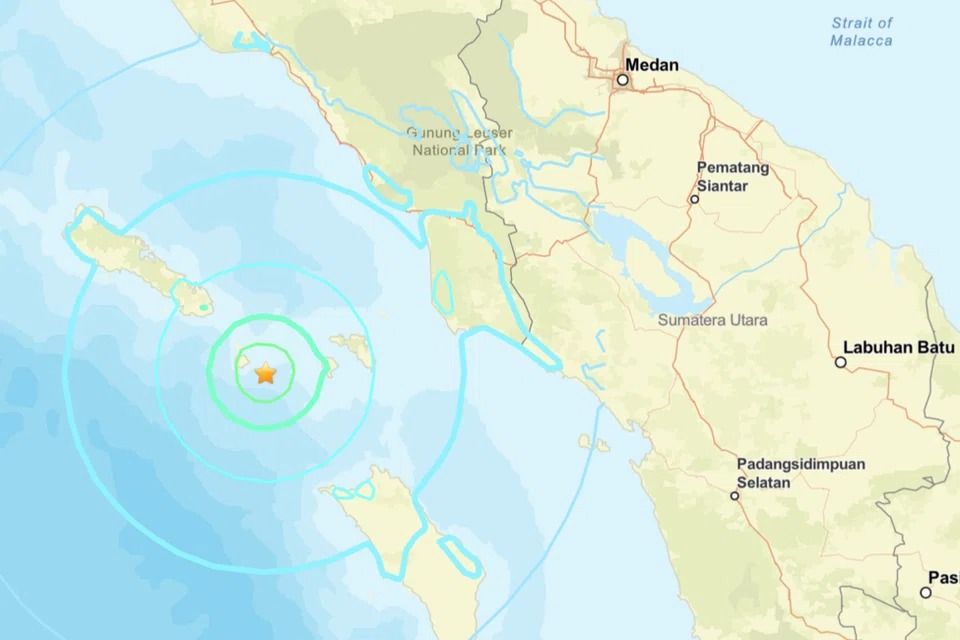 Strong quake hits off Indonesia's Sumatra island