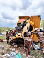 Man killed, three injured in triple lorry pile-up on NSE