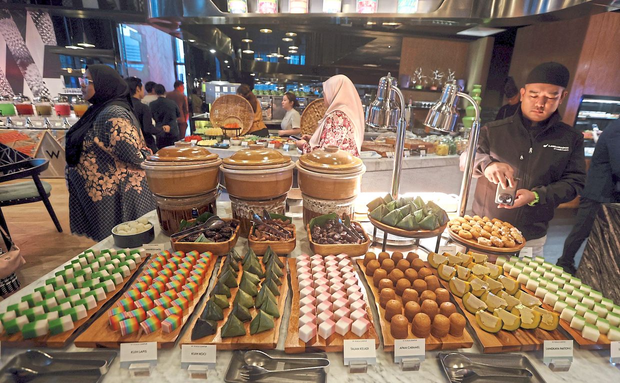 Neatly arranged traditional ‘kuih’. 