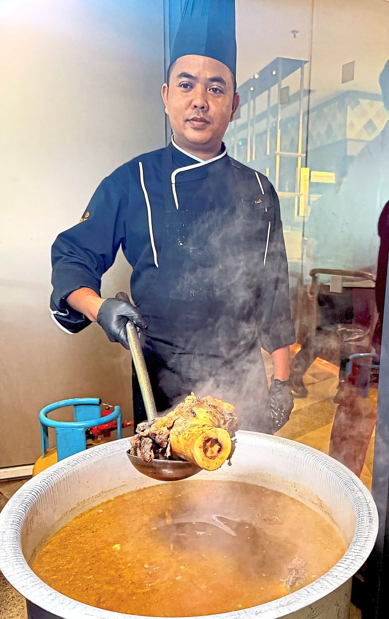 Festive season staple, sup tulang. 