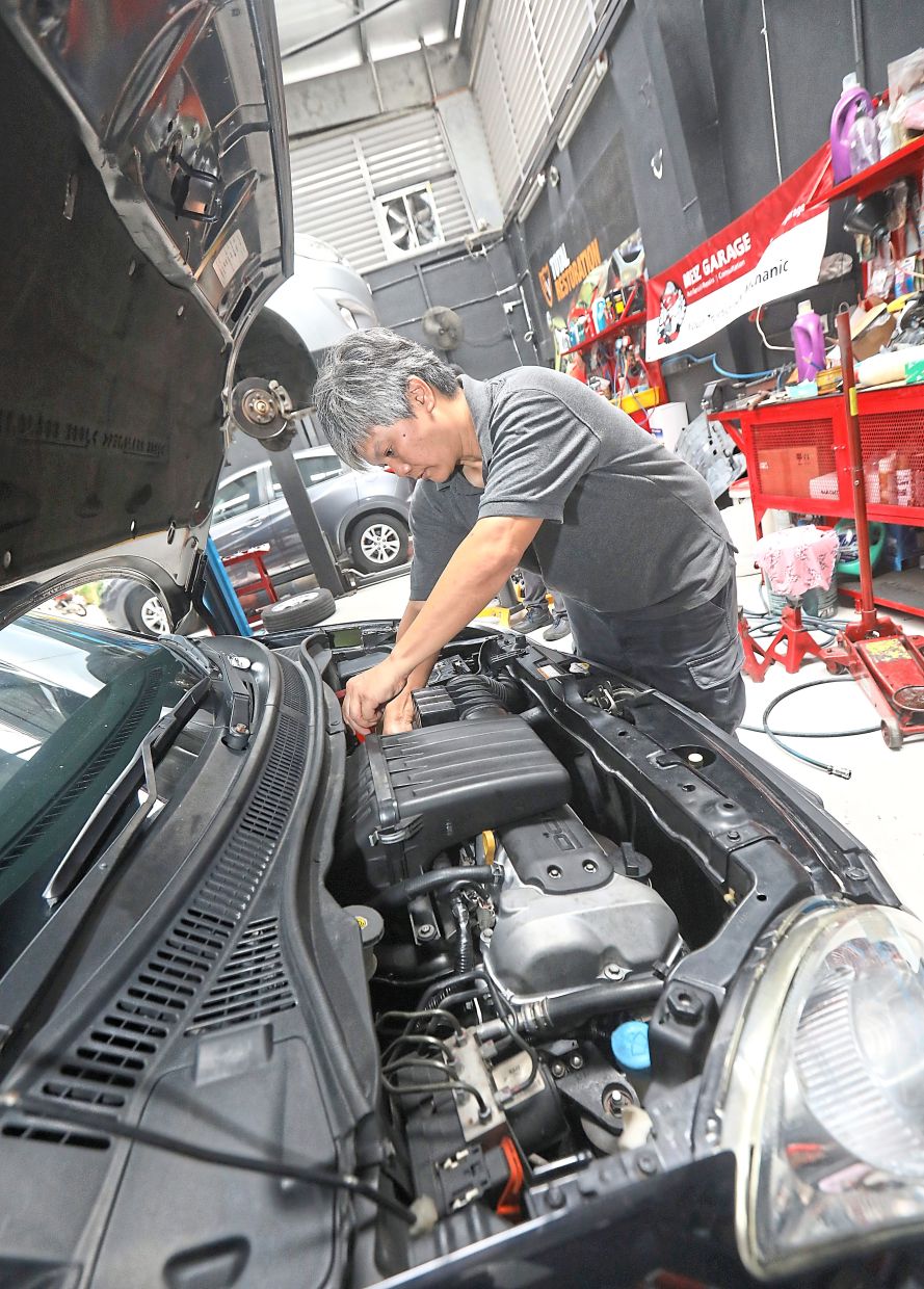 Kwan has enjoyed tinkering with cars since young.