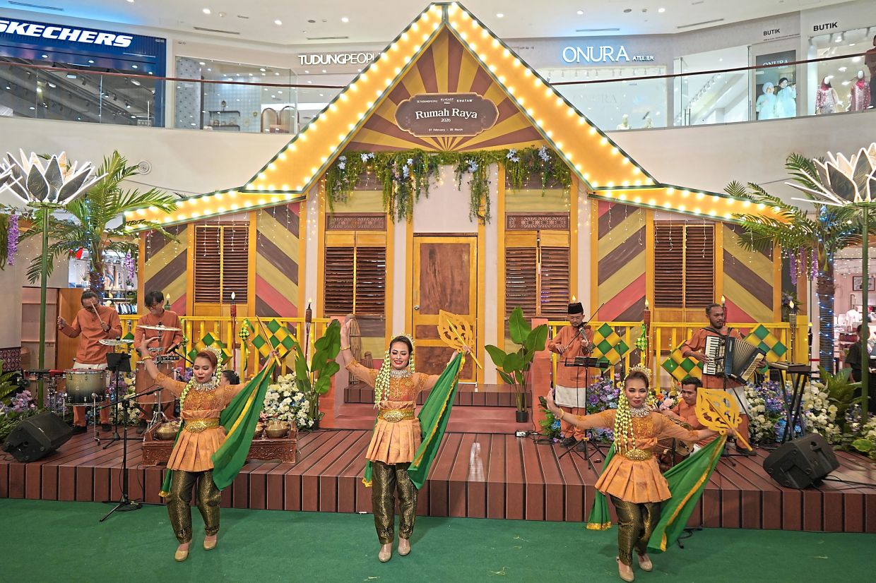 While festivities are brought to life at KL East Mall with traditional dances.