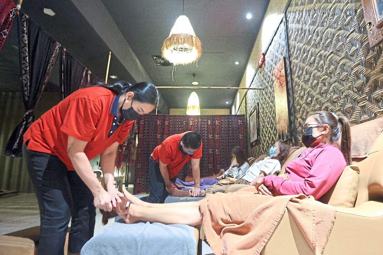 Foot- and body massages are popular with Singaporean visitors as the services are much cheaper in Johor Baru.