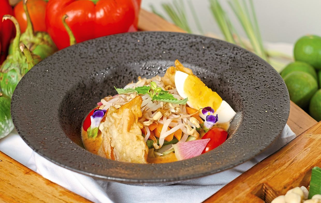 Tahu Tek, a popular Surabayan street dish.