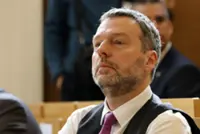 Euro may rise with bigger global role