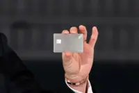 Robinhood adds ‘actual’ platinum card to compete with Amex