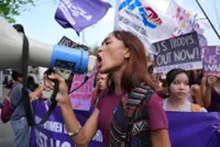 Philippines mulls over shorter work week, less air-con to save energy