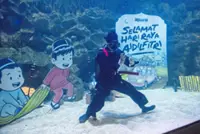 Wowed by underwater silat performance