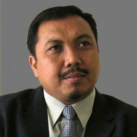 Zainuddin says the system gives people options when settling their parking fines.