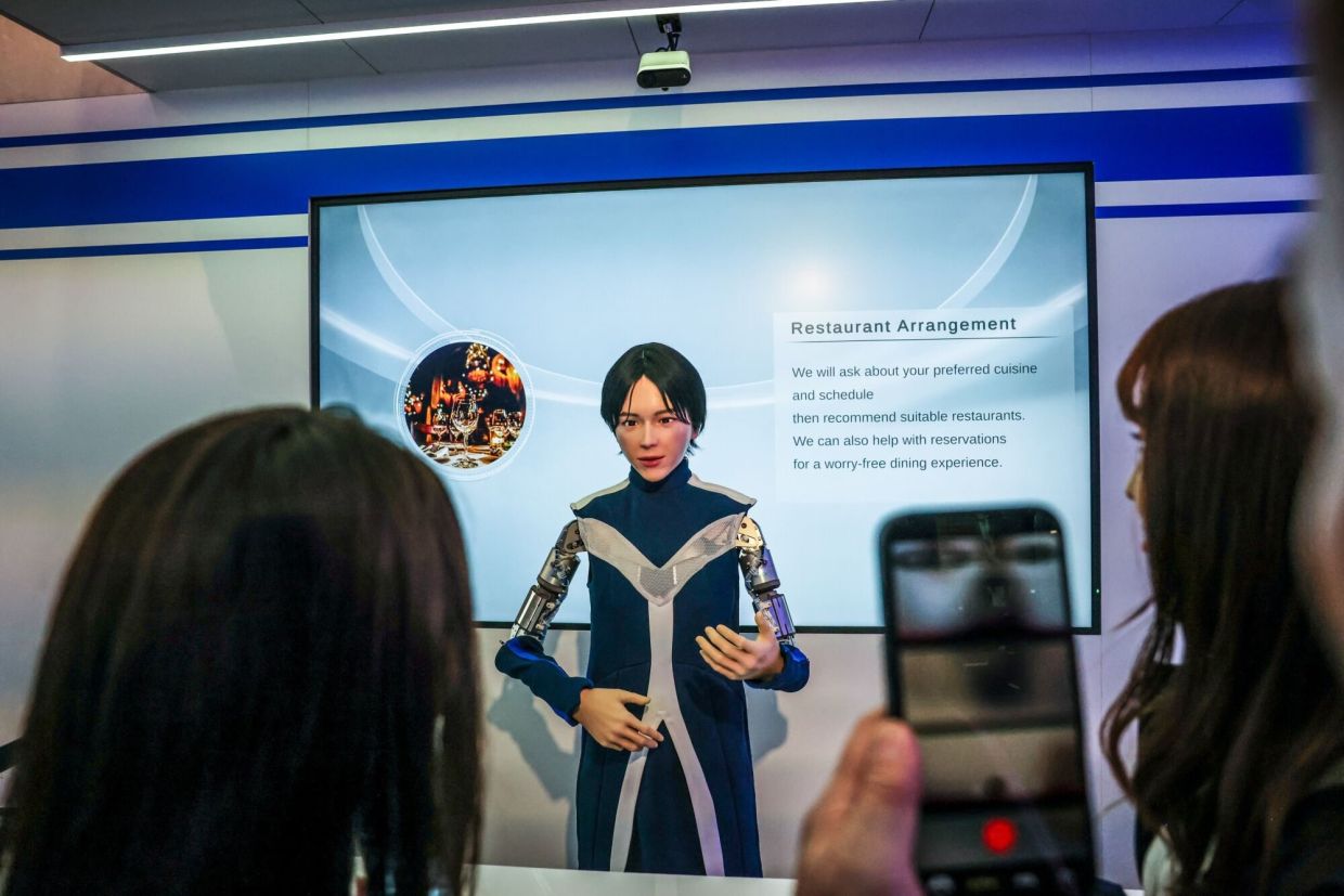 Lenovo leads push at MWC to humanise AI with friendly robots