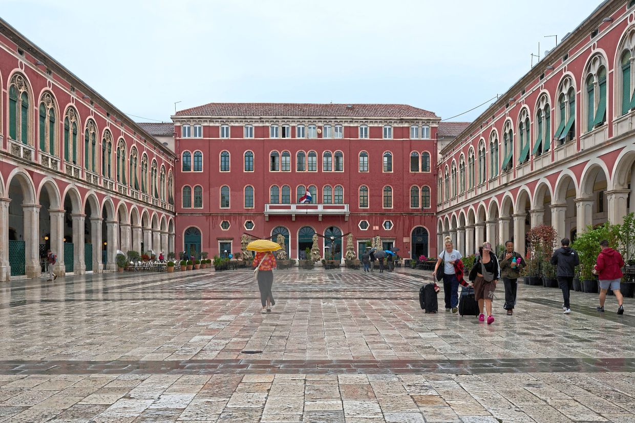 A magnificent square in Split.