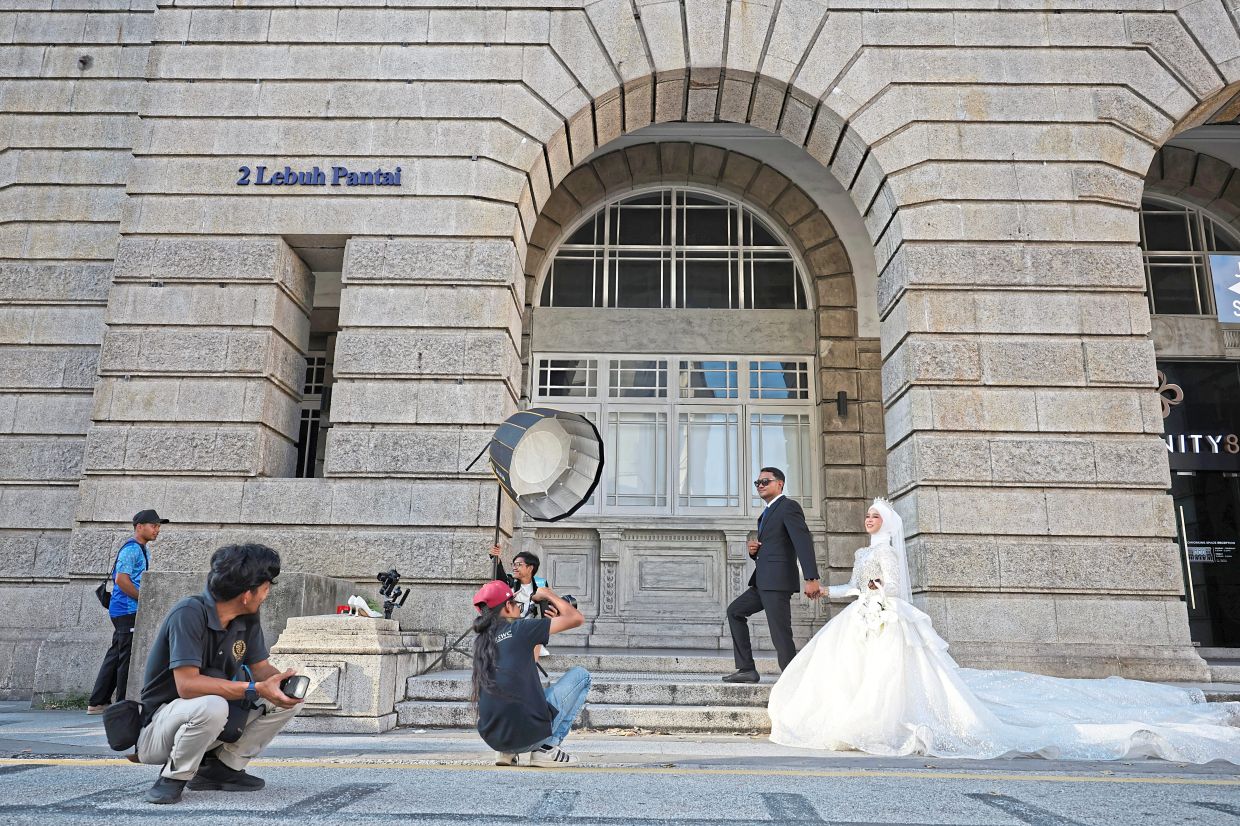 Historic site frames portraits - The Star Malaysia by Jessie Lim Kim Lean, N. Trisha Trishang Thestar.Com.My