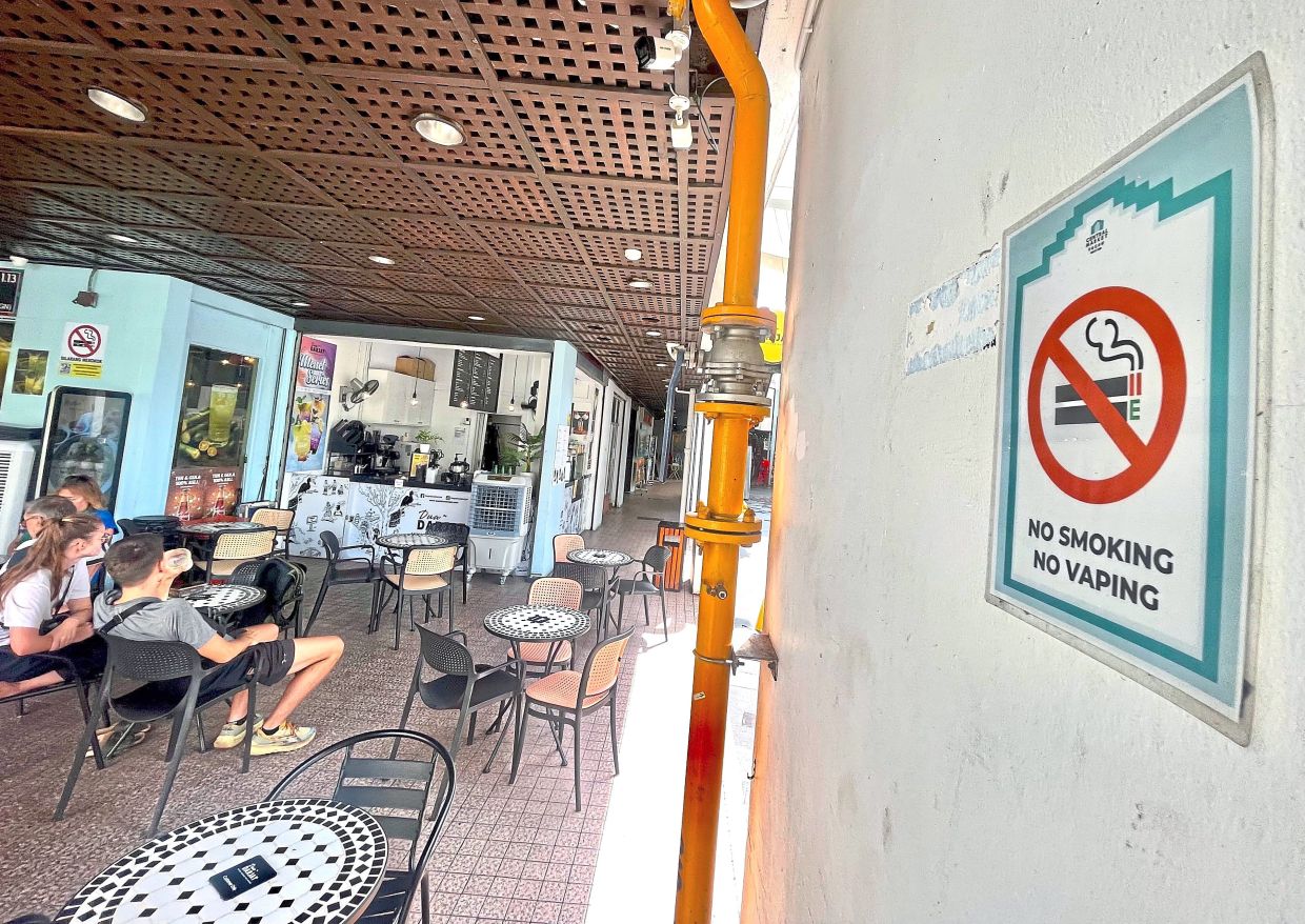 Snap, report and snuff out the smoke - The Star Malaysia by Gerard Gimino Newsdesk Thestar.Com.My