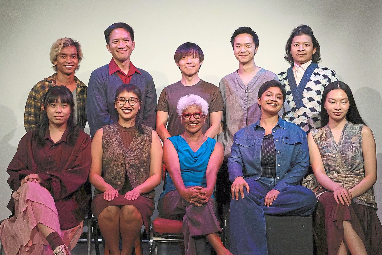 The ensemble and crew of Theatresauce production 'No Particular Order': (back row, L-R) Nabil Zakaria, Alfred Loh, Kelvin Wong, Dexter Zhen, Naque Ariffin and (front row, L-R) Jazzie Lee, Putrina Rafie, Anne James, Kamini Senthilathiban, and Lee Si Jin. 