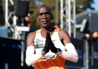 Athletics-Kipchoge starts continental quest in Cape Town with first Marathon in Africa