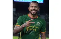 Immigration reset goal after tough life without Sosa