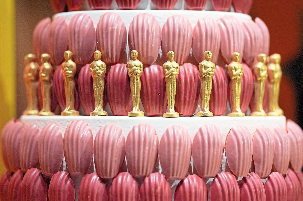 Caviar and comfort food on the menu for A-listers on Oscars night
