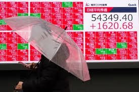 Emerging Markets - Asia stocks slip as oil surge fuels risk aversion; currencies sag
