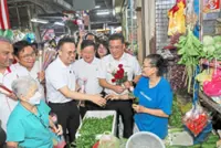 2,000 roses for women at Air Itam