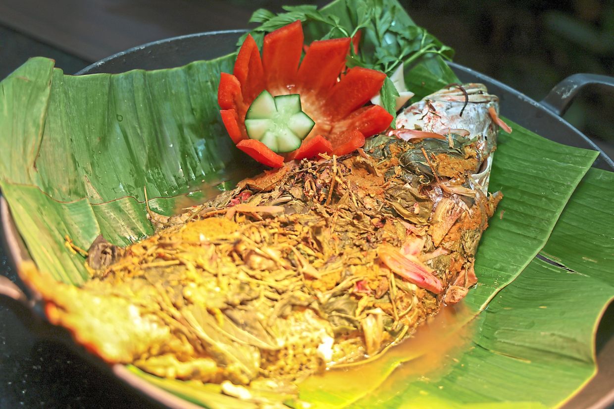 Pais Ikan Jenahak Berempah.