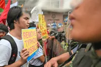 Thousands remain trapped at sea