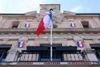 French far-right eyes Marseille city hall as its candidate tied with leftist incumbent