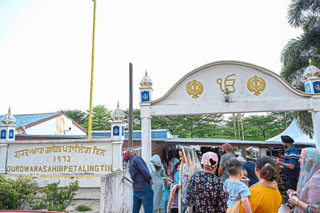 Gurdwara Sahib Petaling Tin was established in 1972. 