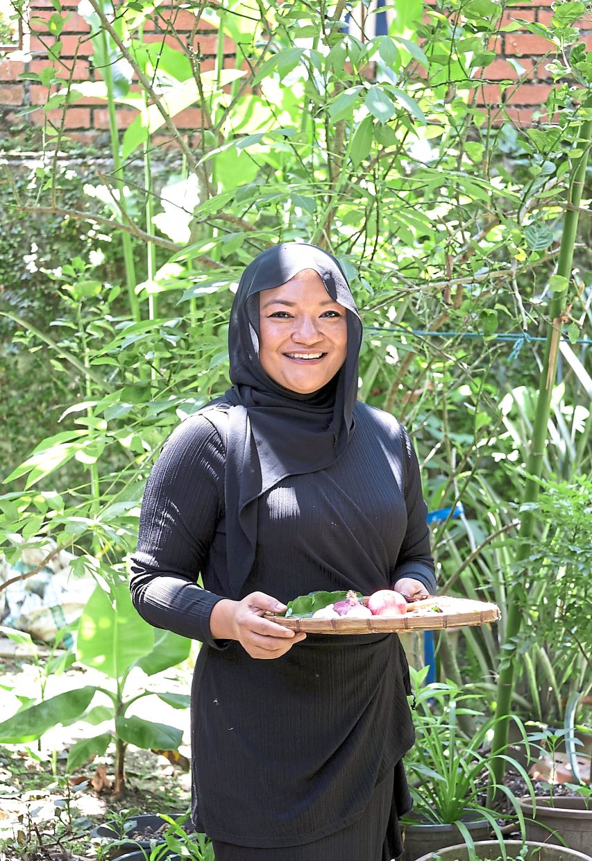 Jua is a seasoned home cook who cultivates a little herb and vegetable plot in her home garden.