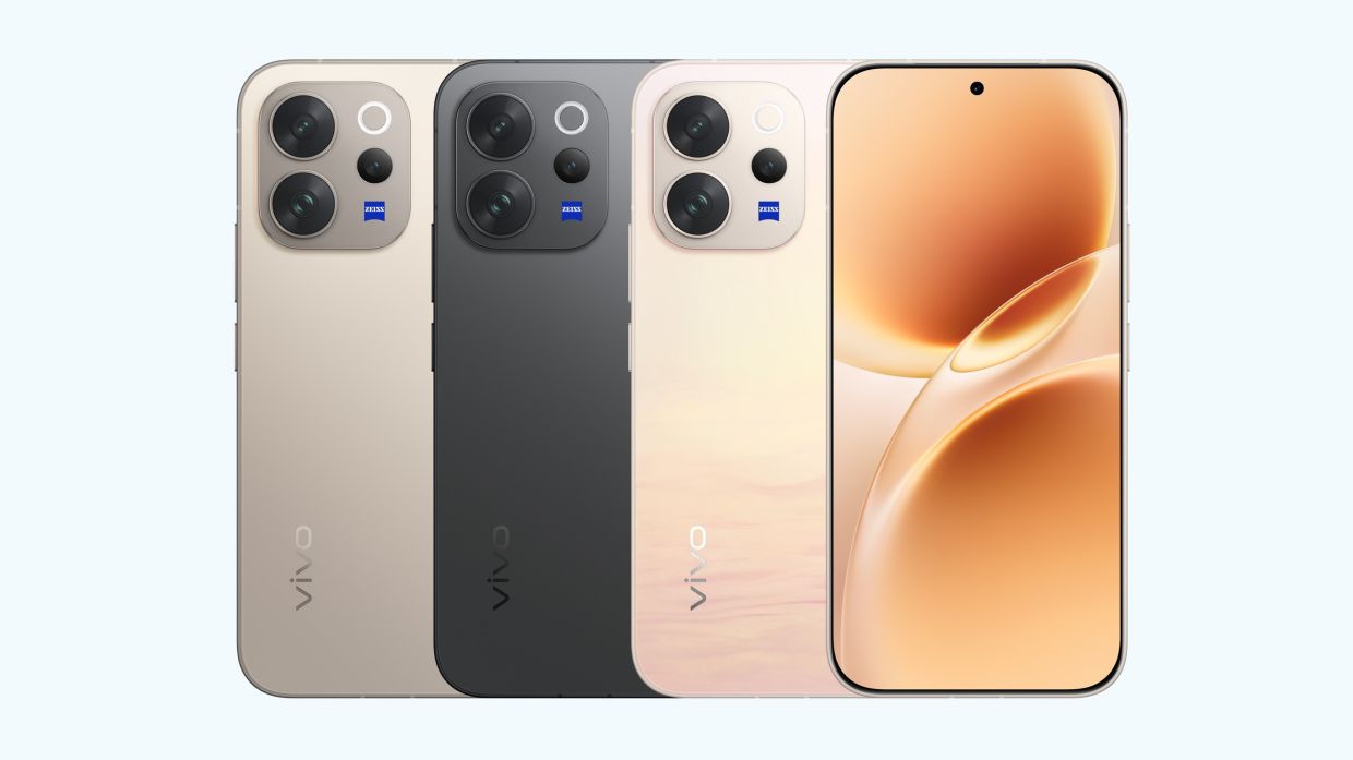 Under the hood, the V70 runs a Snapdragon 7 Gen 4 processor, with the choice between 8GB or 12GB RAM.