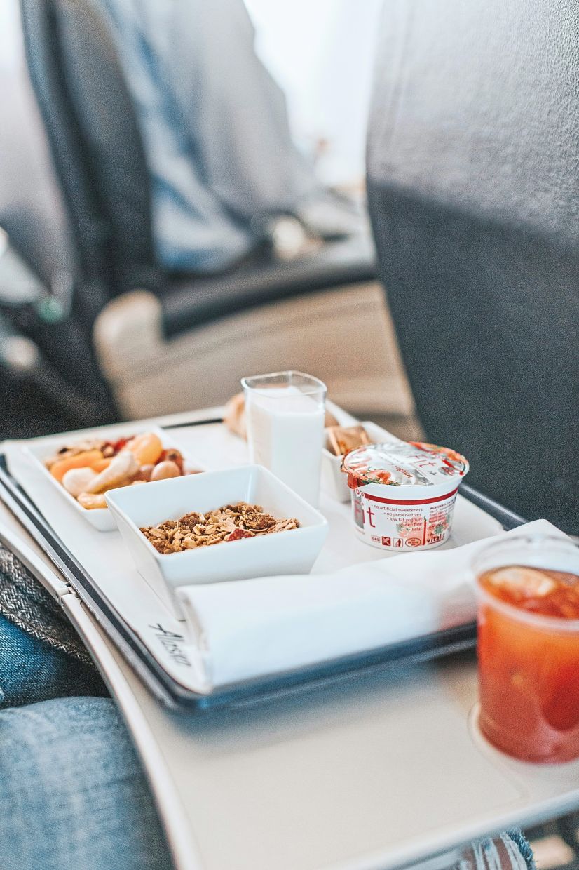 Most people don’t enjoy in-flight meals. — Unsplash