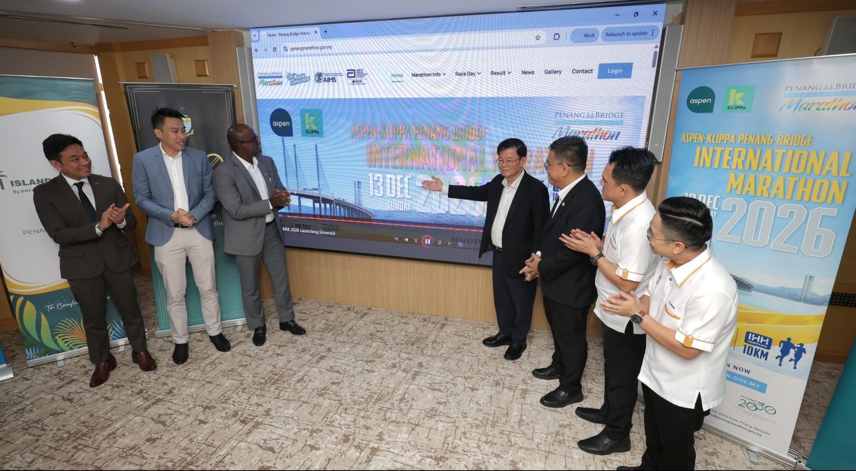 Penang chief minister Chow Kon Yeow lauching for the Penang Bridge International Marathon 2026 during his press conference at Komtar. —CHAN BOON KAI/The Star