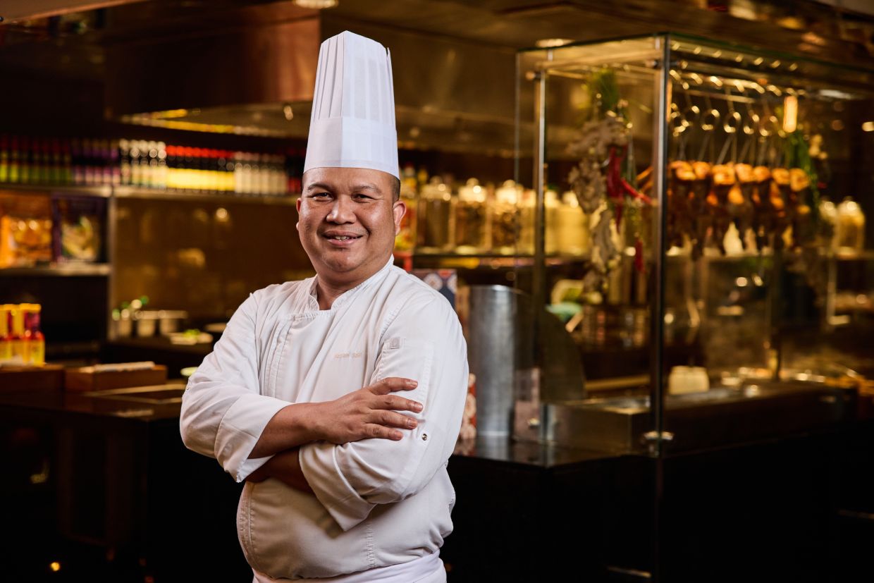 Mazlan says he decided to continue with the theme of traditional palace recipes as the spread was well-received when it was introduced last year.