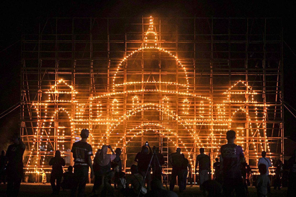 Kuala Kangsar Panjut Festival brings festive glow to Perak’s royal town ...