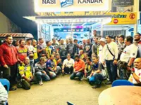 Bikers deliver food and goodwill