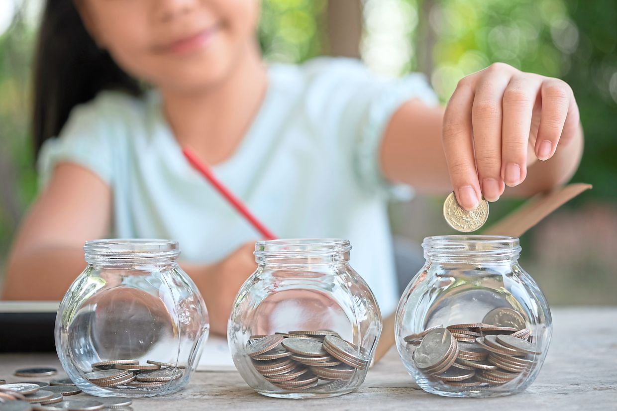 Understanding the difference between needs and wants can lead to learning about saving. Photo: Freepik