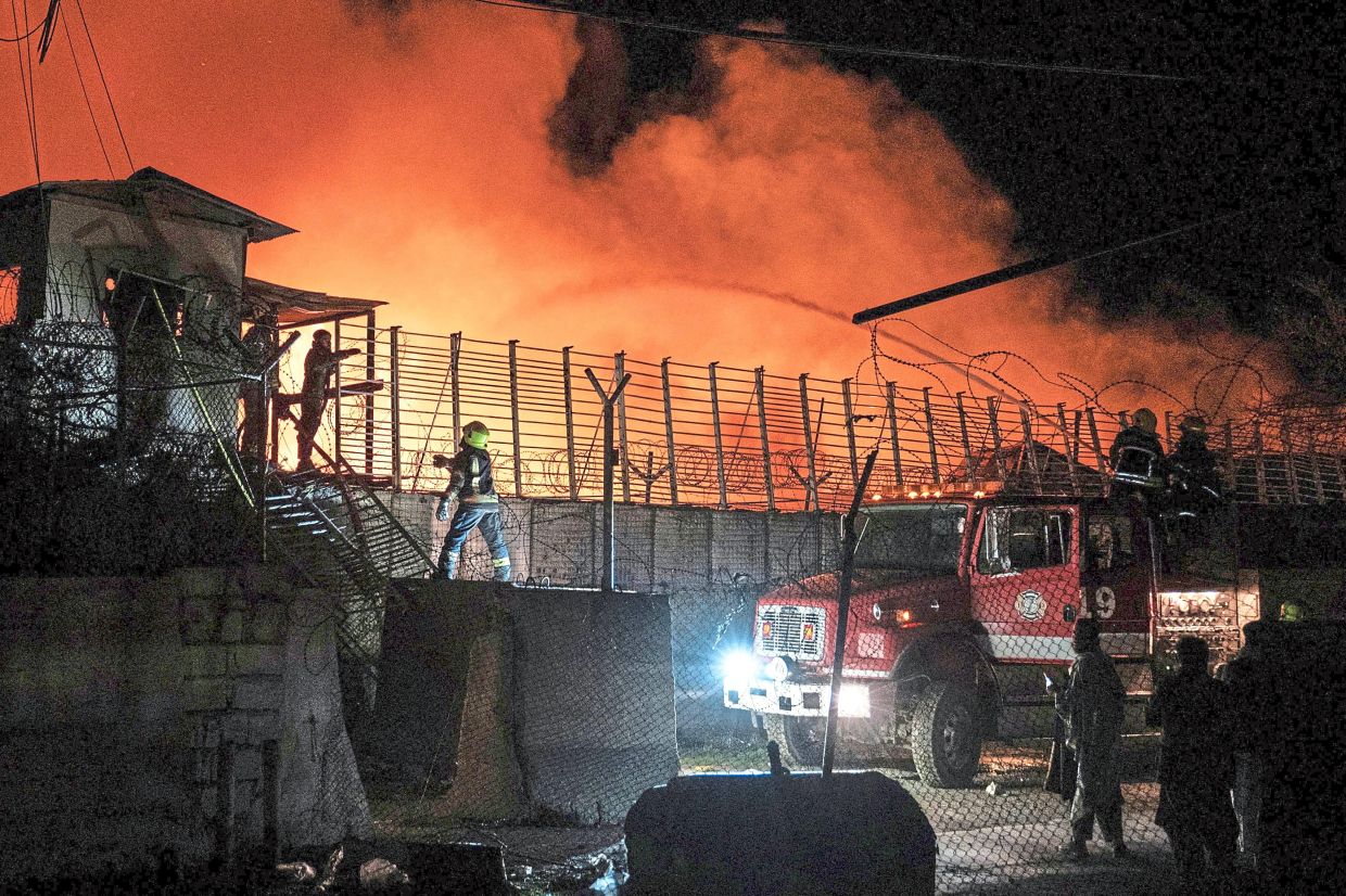Kabul hospital strike kills hundreds