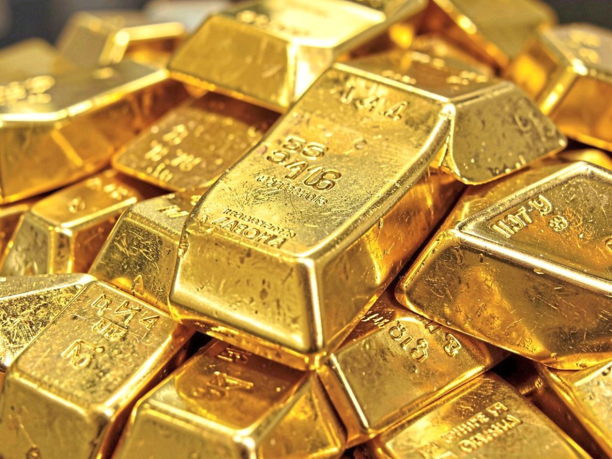 Gold bars worth about 566 million yen (RM14.2mil) were donated to the city of Osaka by an anonymous donor towards the repair of water pipes in the city. — Freepik