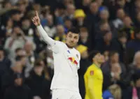 Soccer-Leeds striker Piroe gets chance to play at World Cup