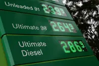 Australia calls for calm as Middle East war fans anxiety over inadequate fuel reserves