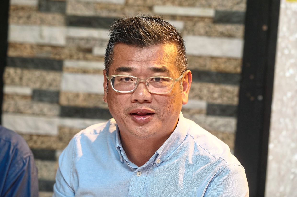 Jay says operators are willing to shift further back from Jalan Sungai Buloh to make way for the road-widening project. 