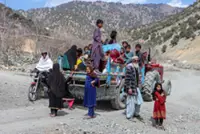Afghan Red Crescent provides financial aid to displaced families