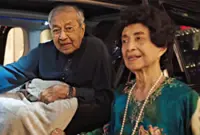 Dr M, Siti Hasmah tour refurbished Bangunan Sultan Abdul Samad on eve of Aidilfitri