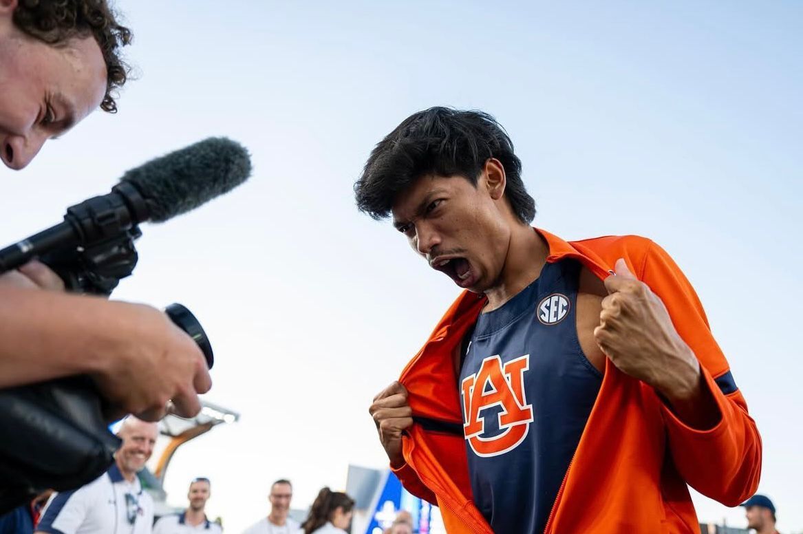 Azeem shows hunger after Ramadan with gold and silver in Atlanta