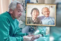 Chinese man, 82, travels 12 hours daily for 105 days to visit wife in ICU; devotion touches hearts