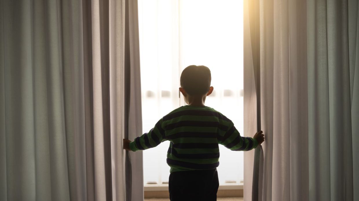 QuickCheck: Do heavy curtains trap heat and make rooms feel warmer?