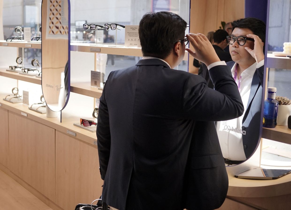 Meta’s new display glasses withheld from EU over battery rules, supply shortages