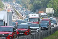 Heavy traffic builds on major highways