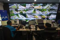 Congestion builds on major highways due to accidents and breakdowns